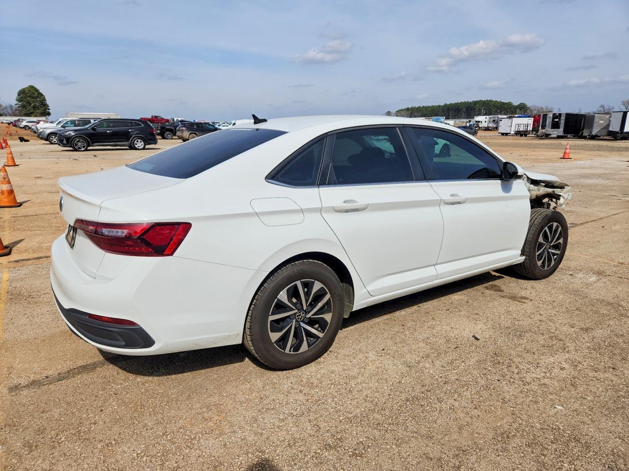 2023 Volkswagen Jetta S - Фото 3