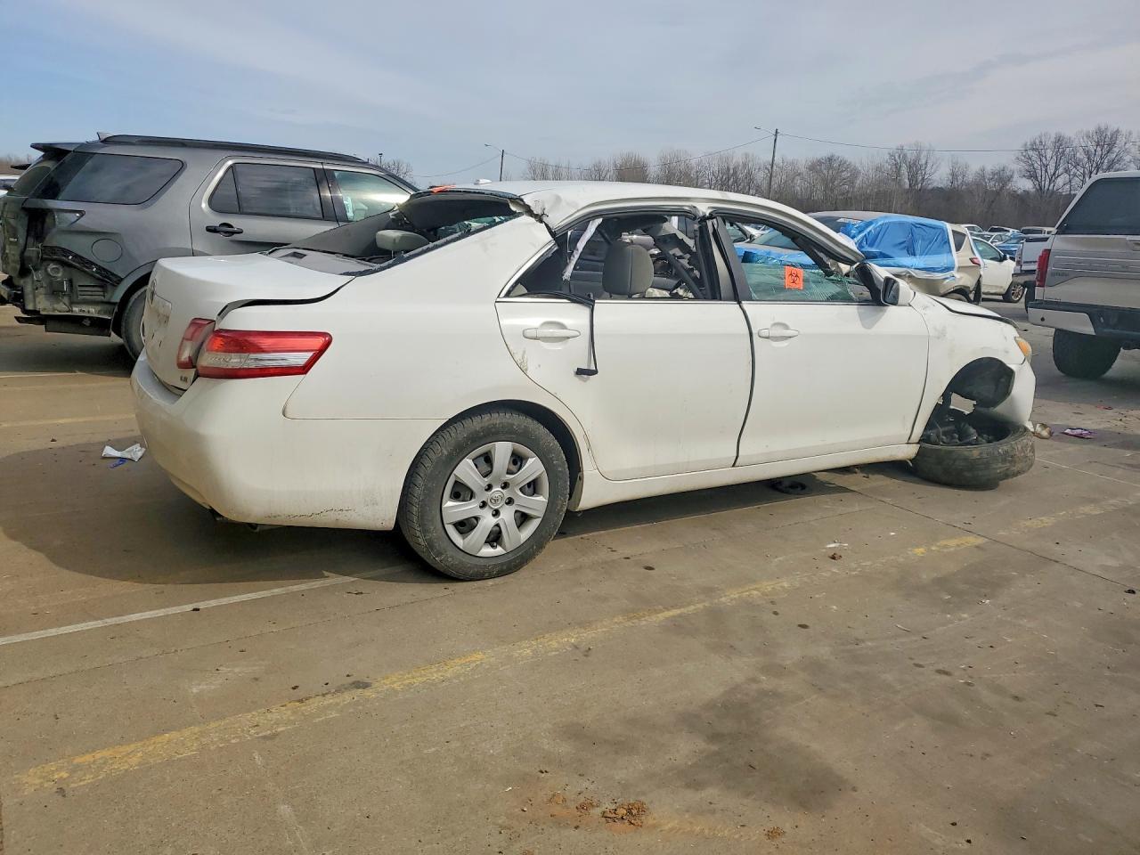 2010 Toyota Camry Le - Image 3