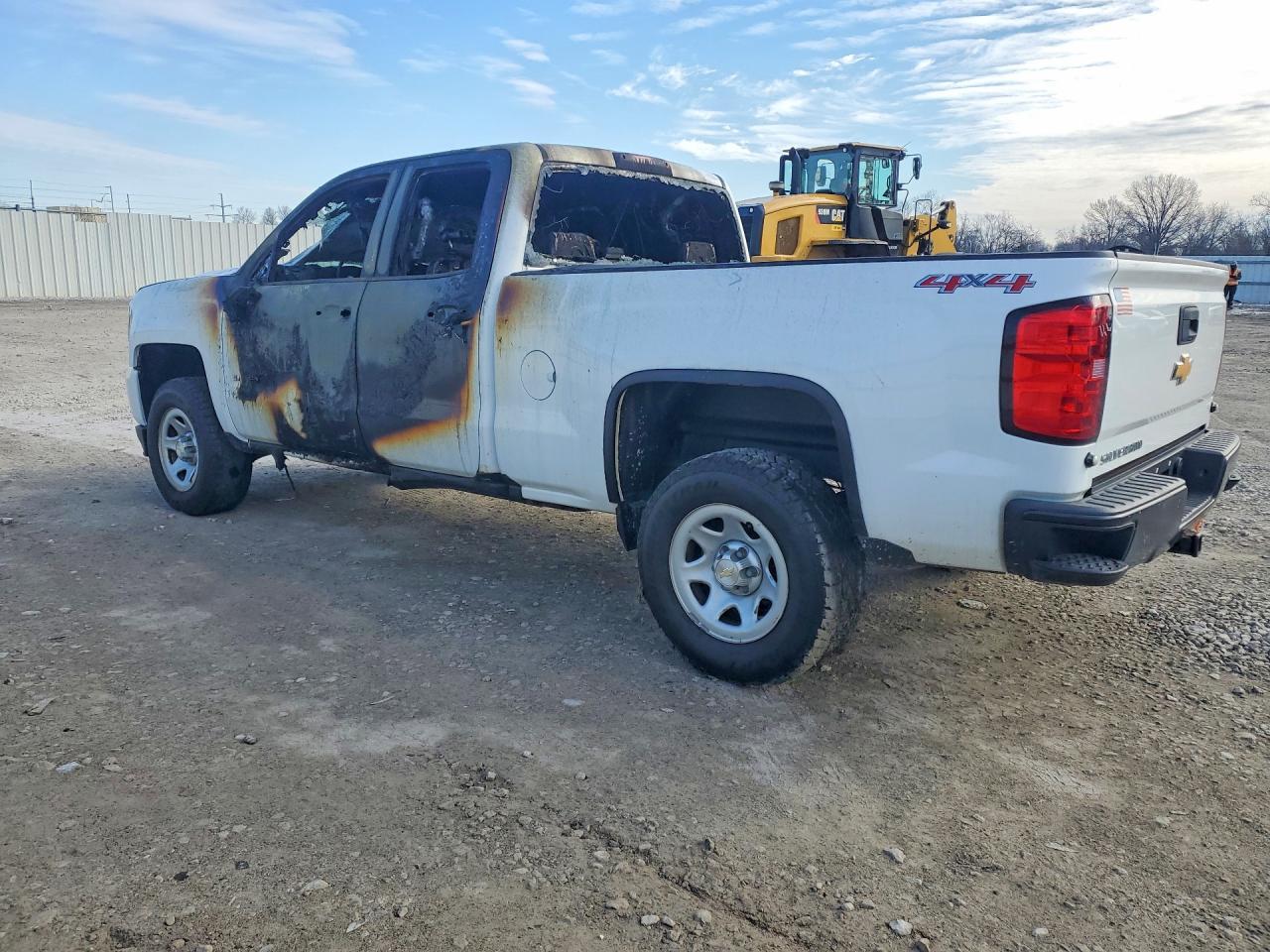2016 Chevrolet Silverado K1500 - Фото 2