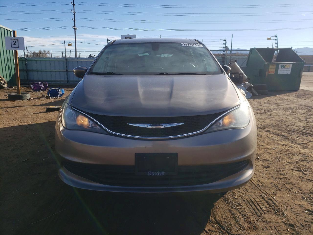 2017 Chrysler Pacifica Touring - Фото 5