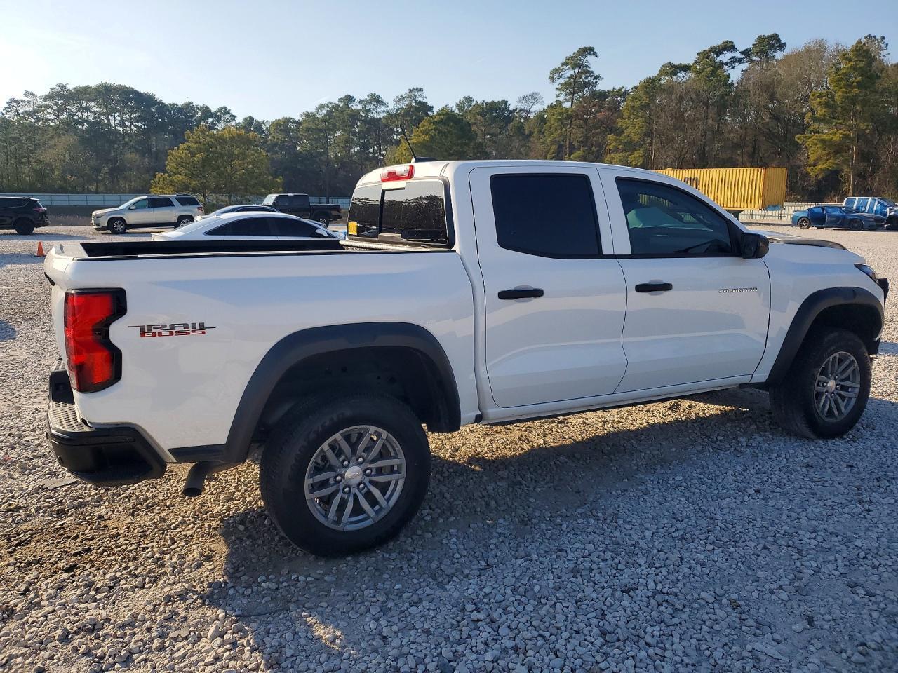 2025 Chevrolet Colorado Trail Boss - Фото 3