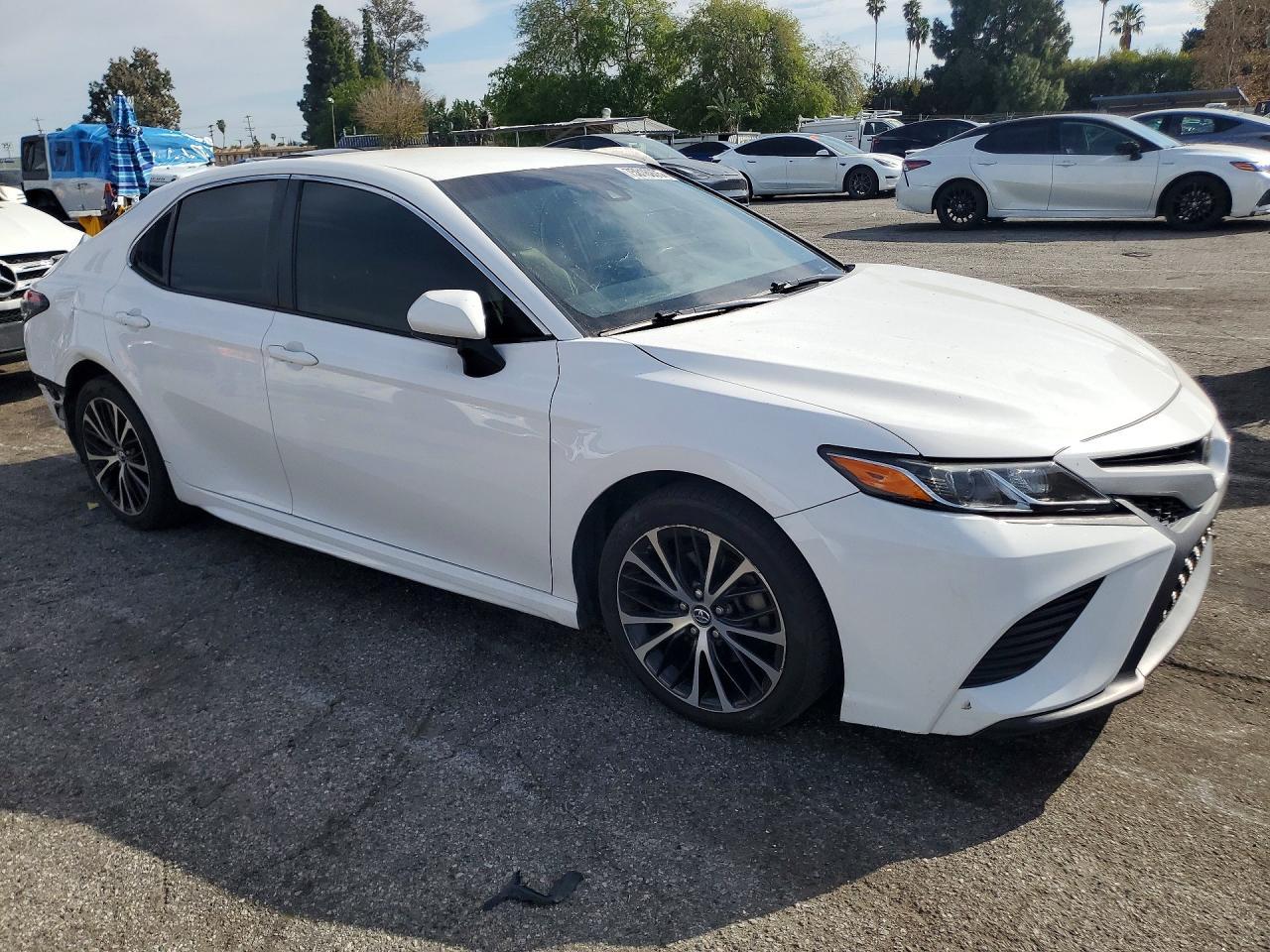 2018 Toyota Camry L - Фото 4