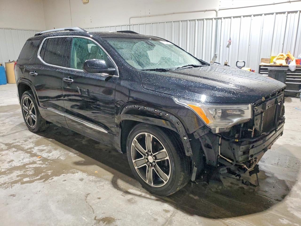 2017 GMC Acadia Denali - Image 4