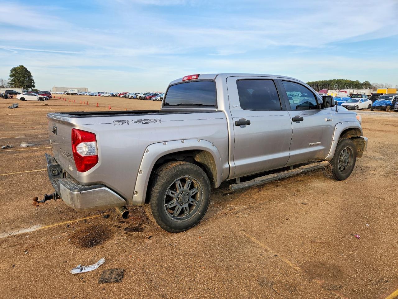 2015 Toyota Tundra - Image 3
