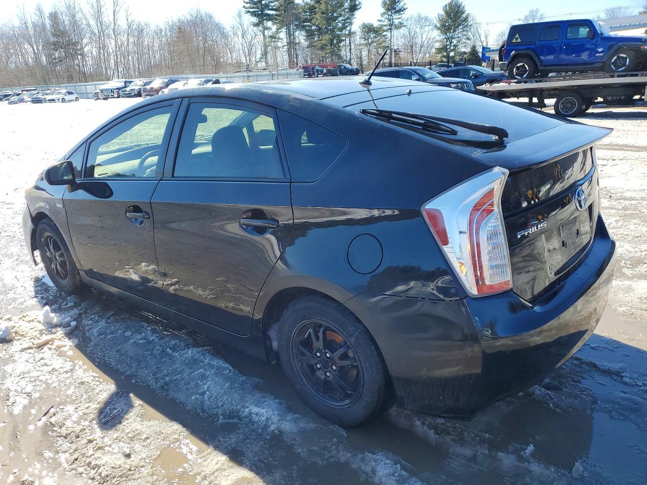 2013 Toyota Prius Two - Фото 2