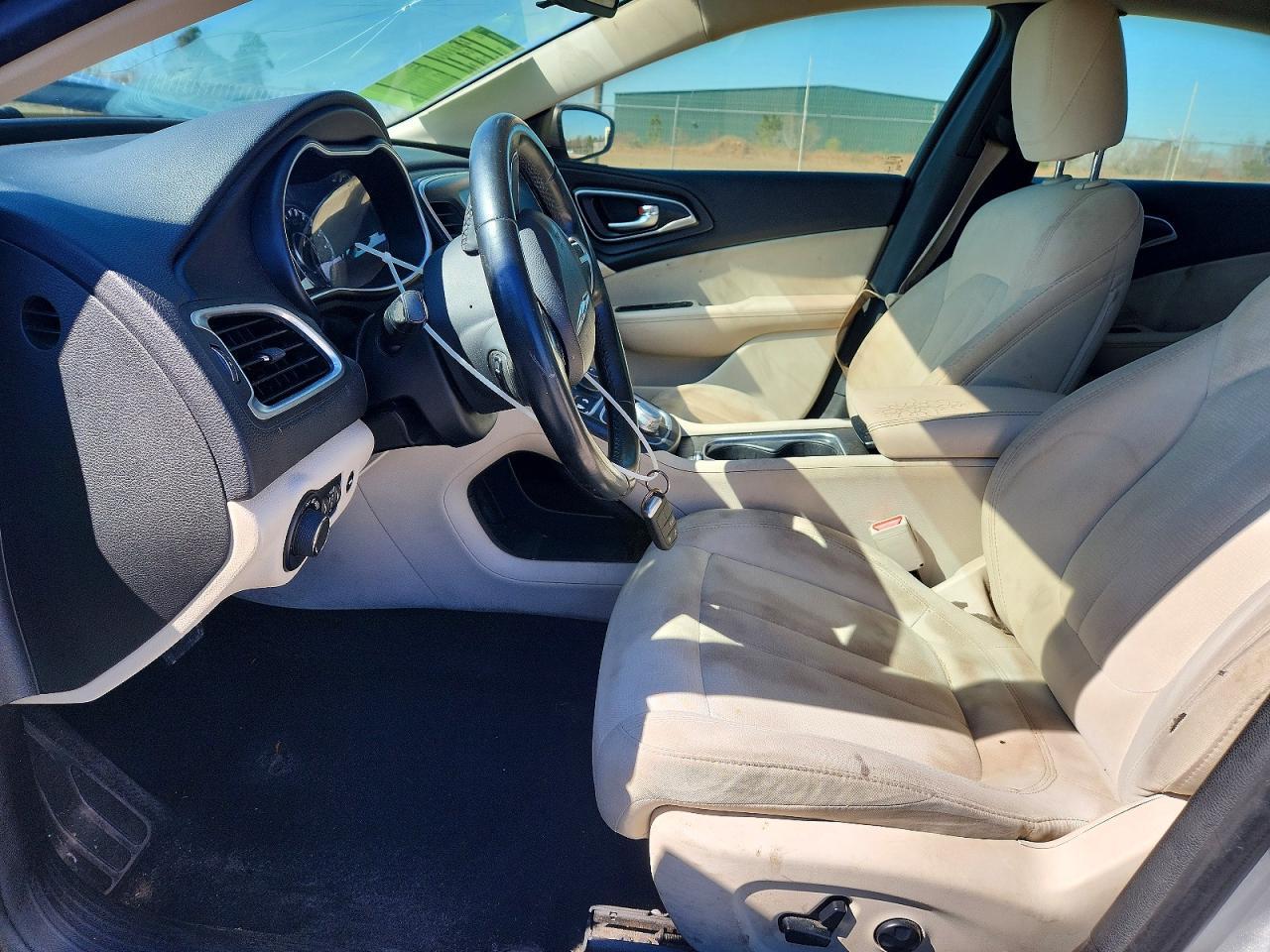 2016 Chrysler 200 Limited - Фото 7