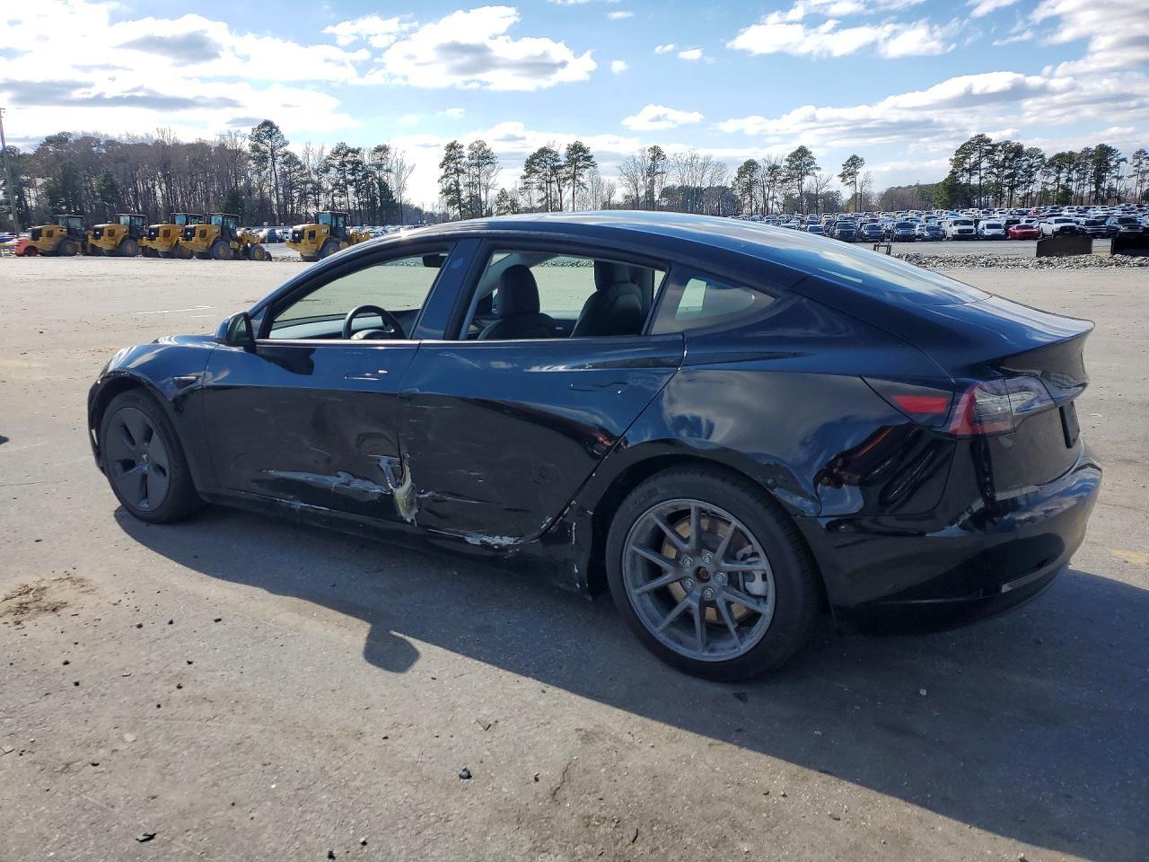 2022 Tesla Model 3 - Image 2