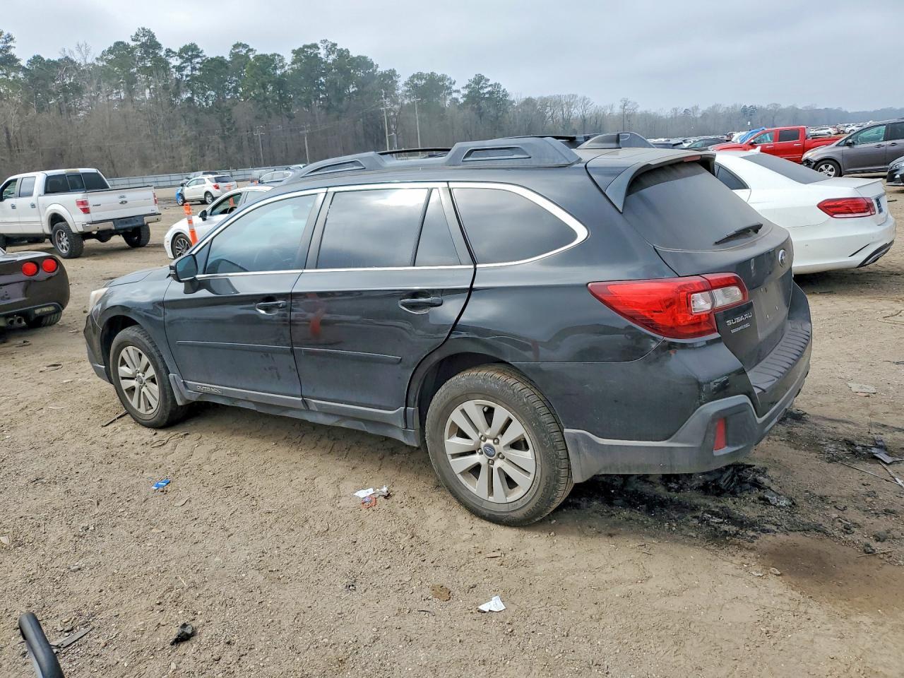 2018 Subaru Outback 2.5I Premium - Фото 2