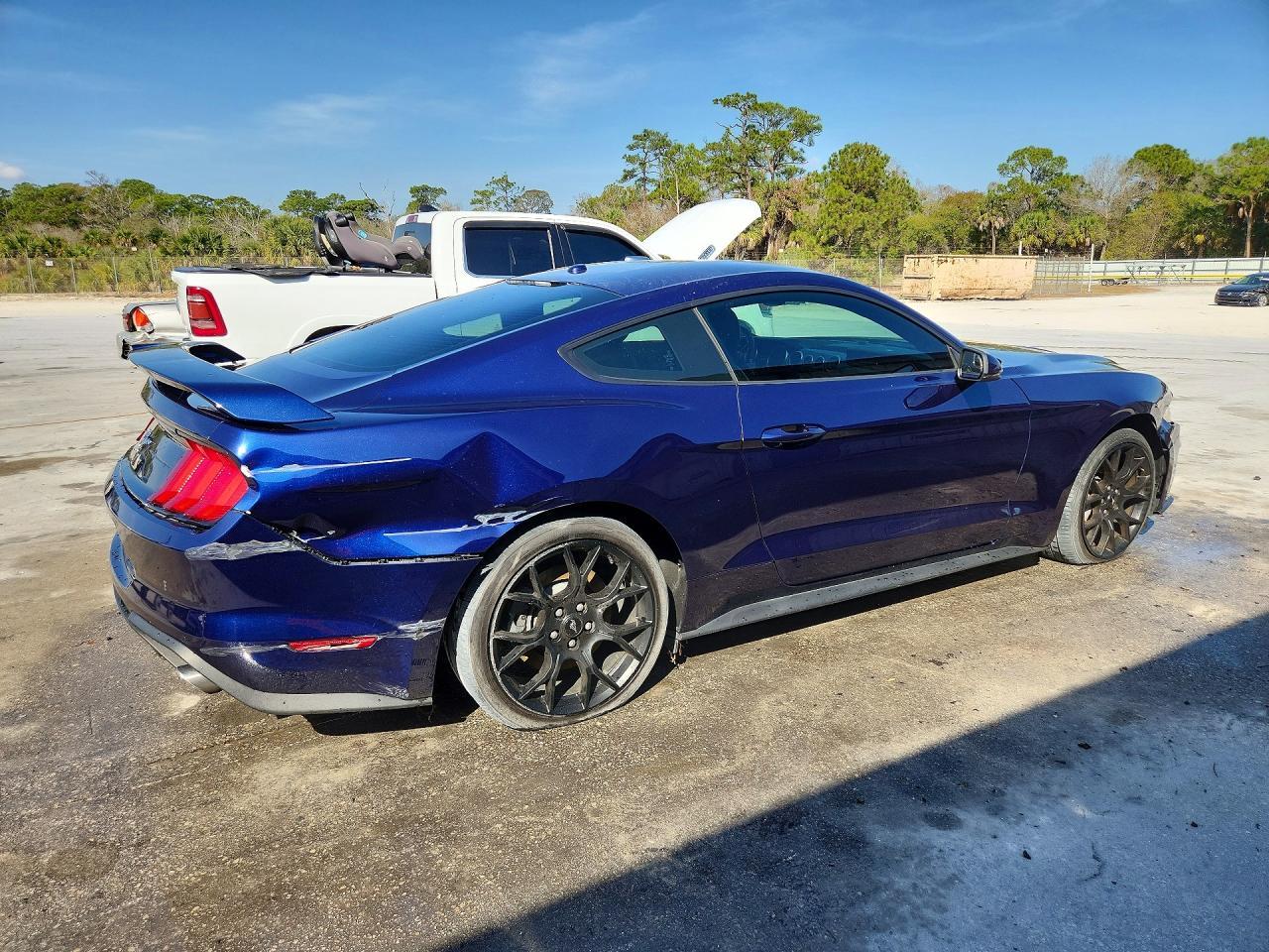 2018 Ford Mustang - Фото 3