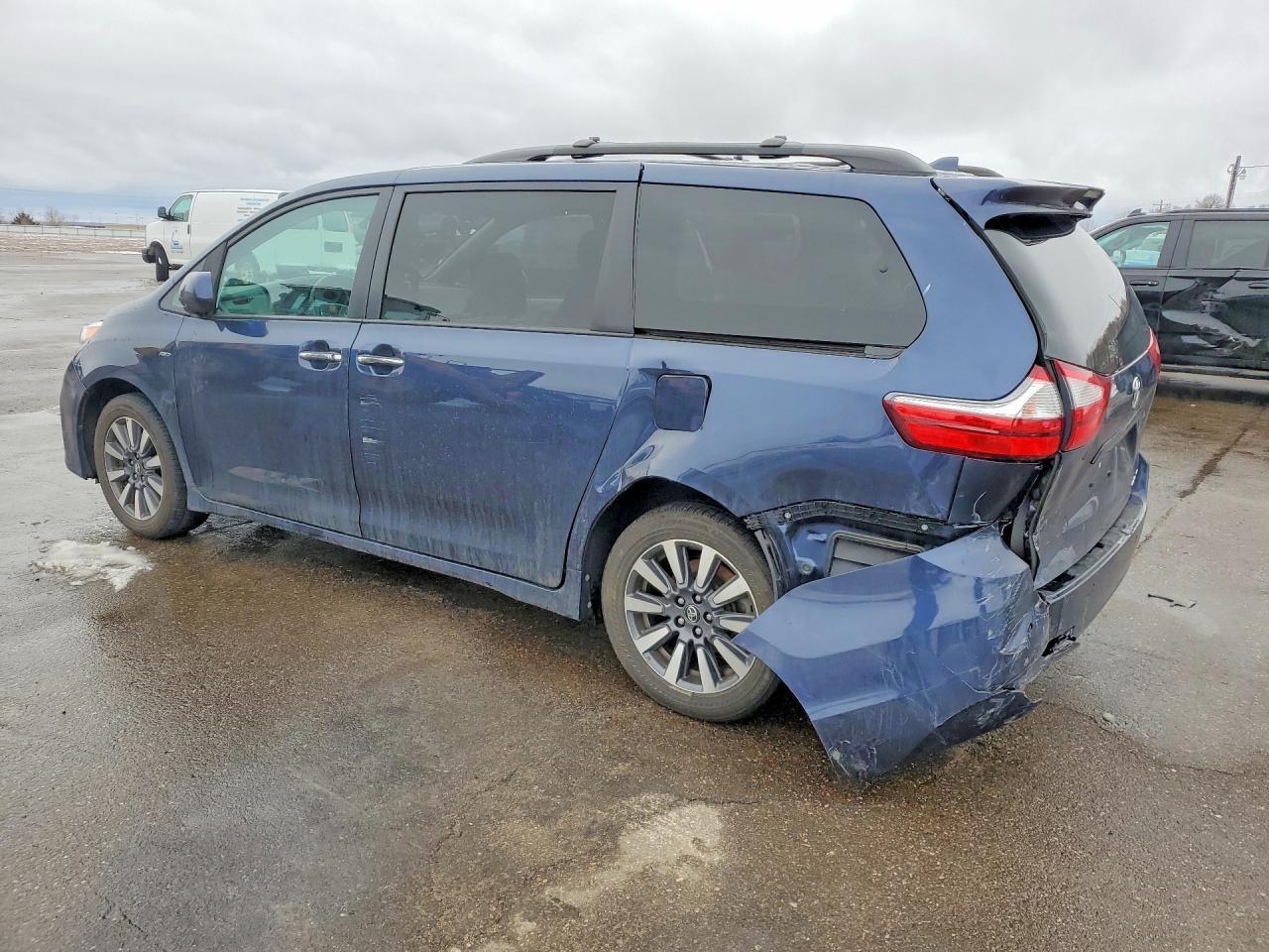 2018 Toyota Sienna Xle - Фото 2