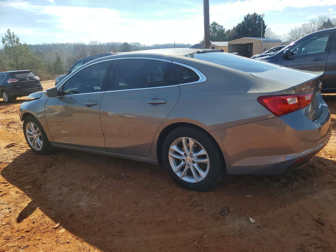 2018 Chevrolet Malibu Lt - Image 2