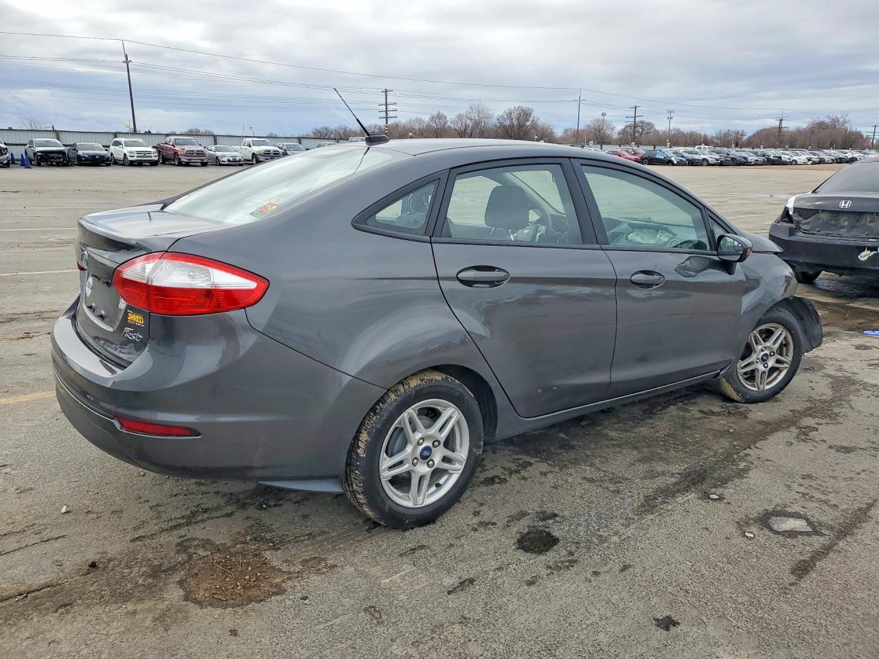 2019 Ford Fiesta Se - Фото 3