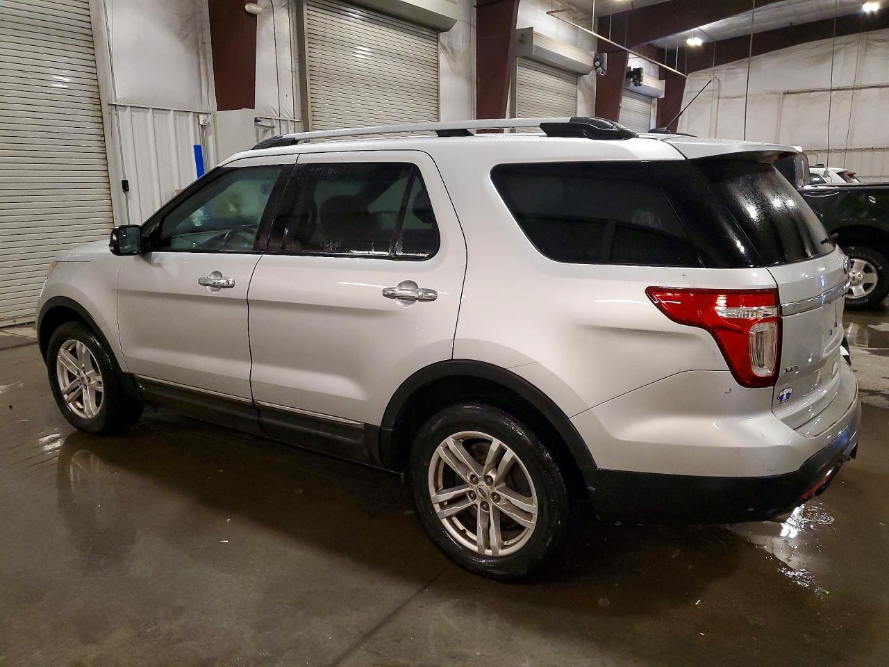 2014 Ford Explorer Xlt - Фото 2