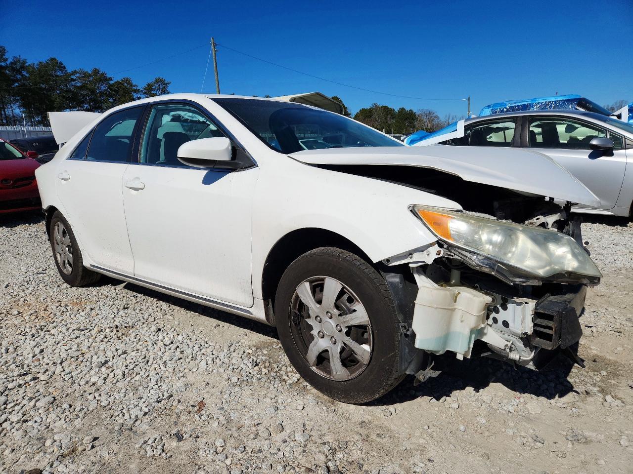 2014 Toyota Camry L - Фото 4