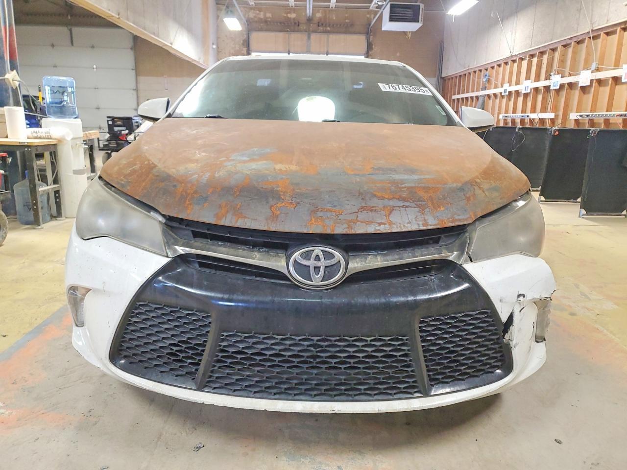 2017 Toyota Camry Le - Image 5