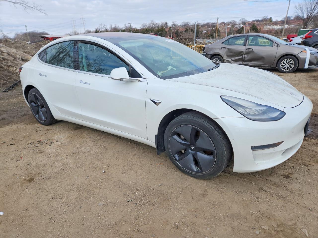 2019 Tesla Model 3 - Image 4