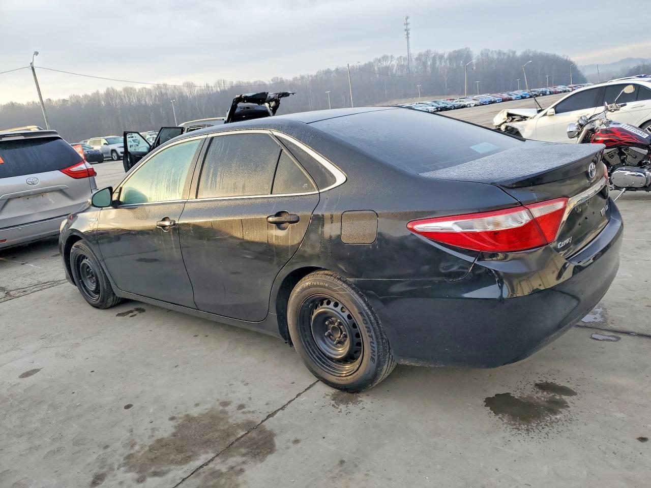 2015 Toyota Camry Hybrid Le - Фото 2