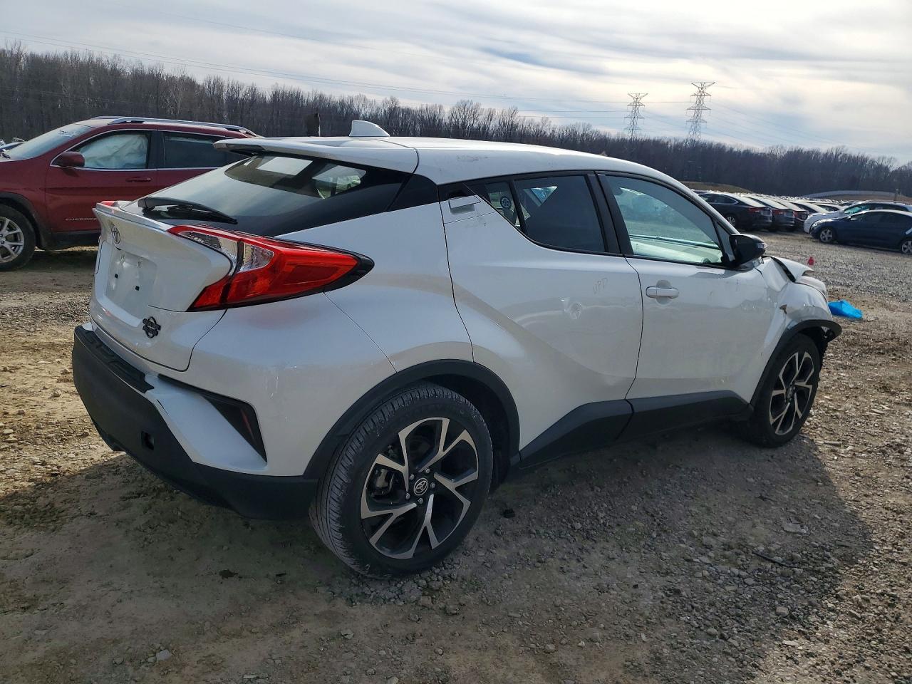 2020 Toyota C-Hr Xle - Image 3
