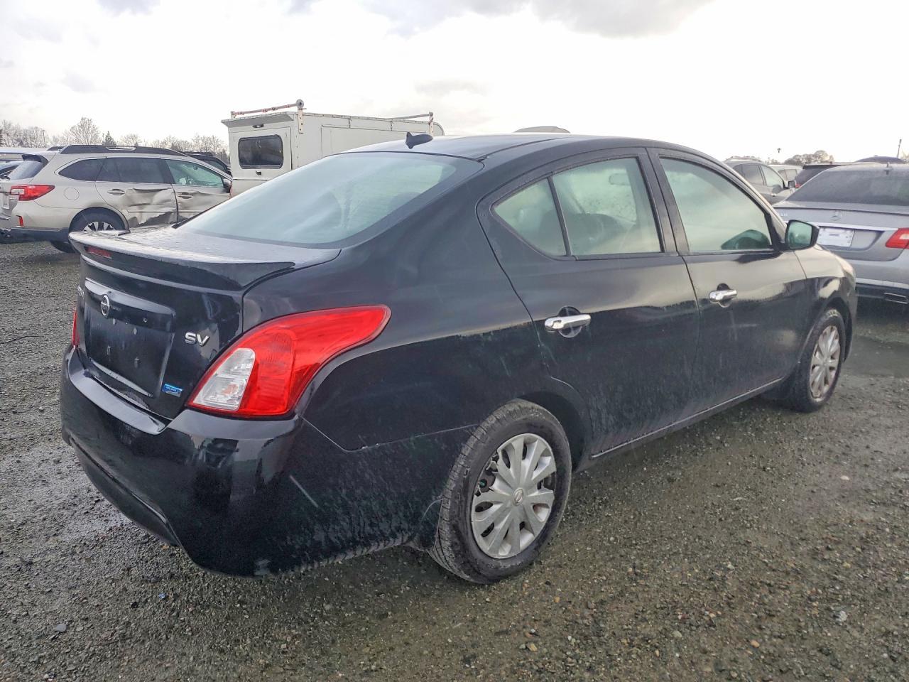 2016 Nissan Versa S - Image 3