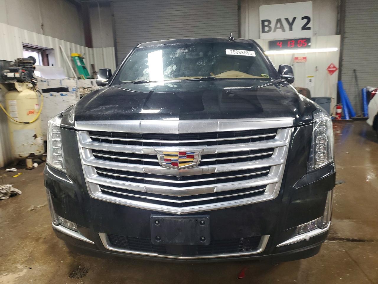2017 Cadillac Escalade Platinum - Image 5
