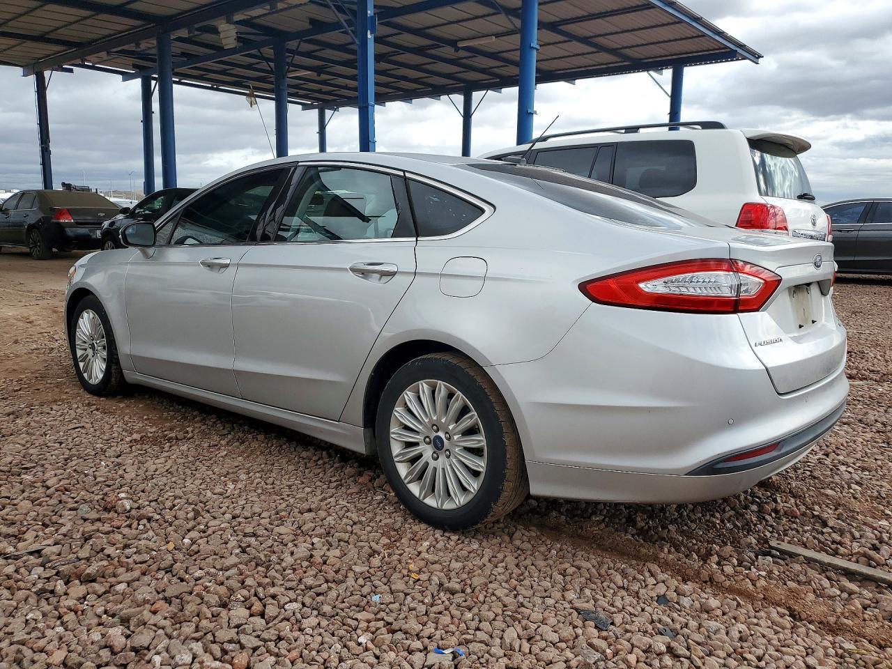 2016 Ford Fusion Se Hybrid - Фото 2