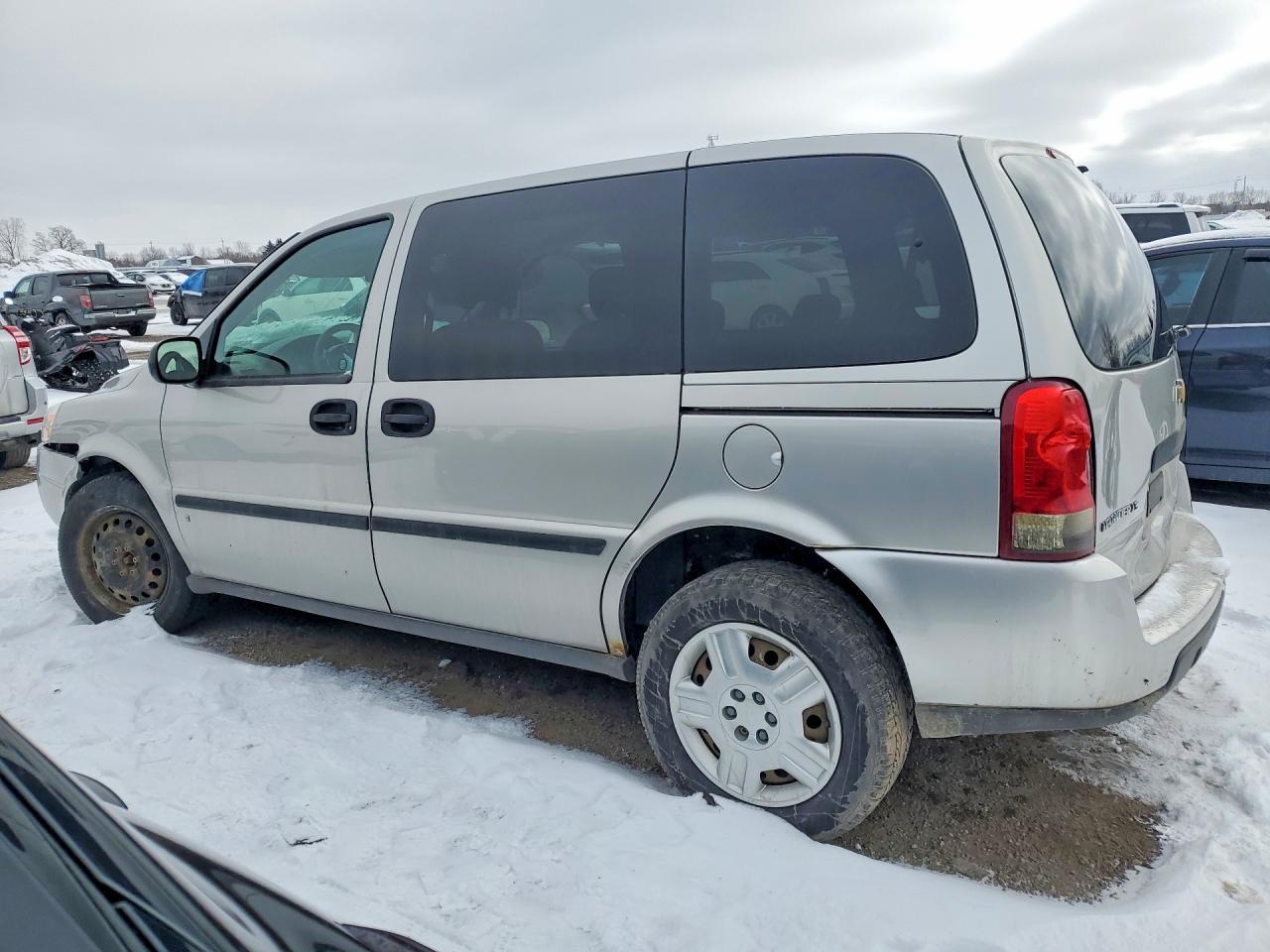 2009 Chevrolet Uplander Ls - Фото 2
