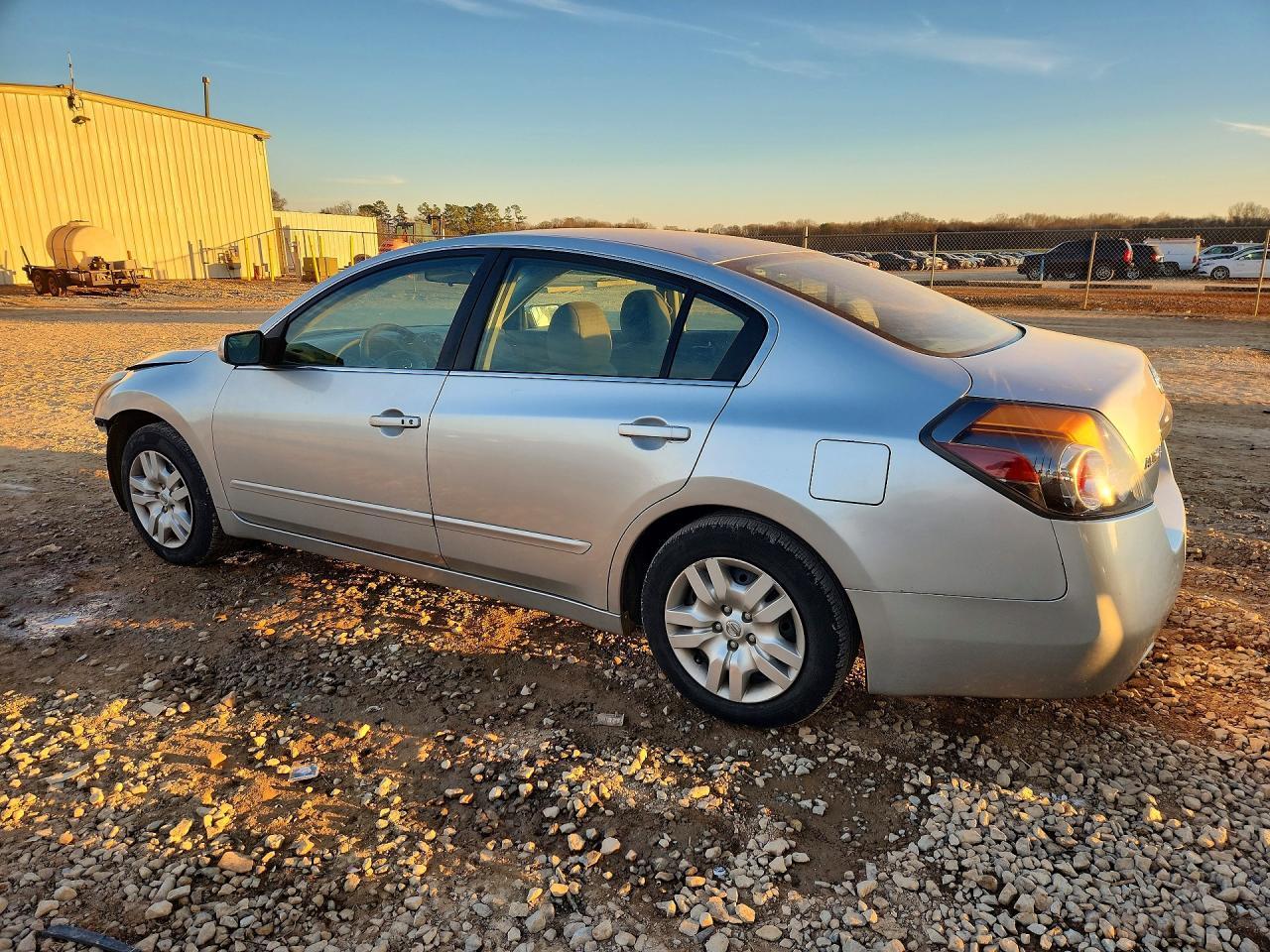 2012 Nissan Altima Base - Фото 2