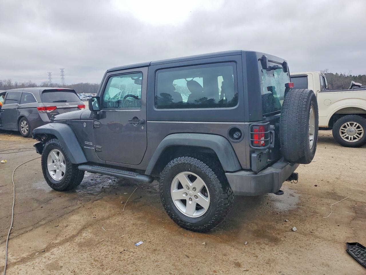 2017 Jeep Wrangler Sport - Фото 2