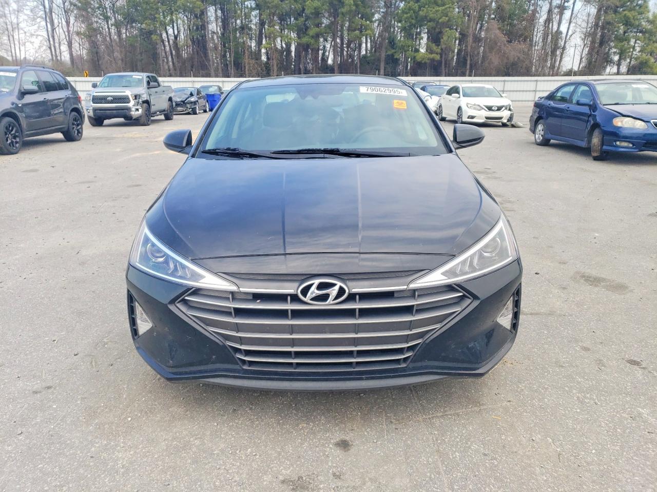 2020 Hyundai Elantra Se - Image 5