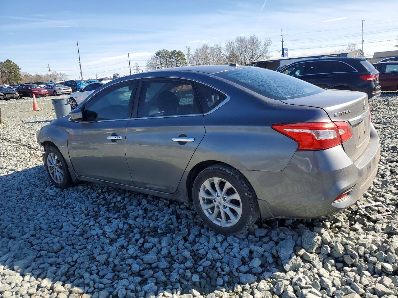 2018 Nissan Sentra S - Фото 2