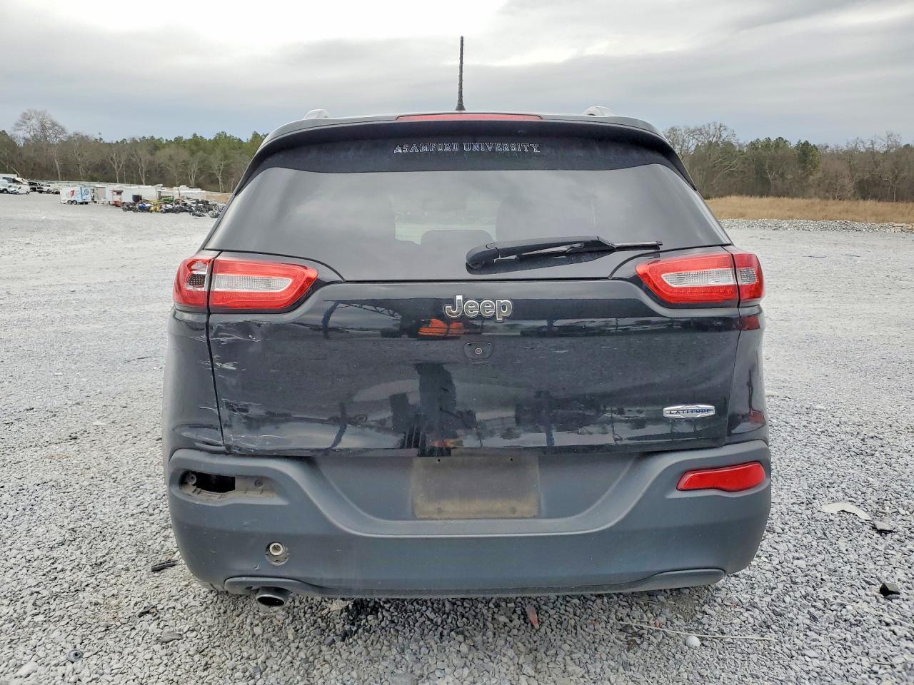 2017 Jeep Cherokee Latitude - Image 6
