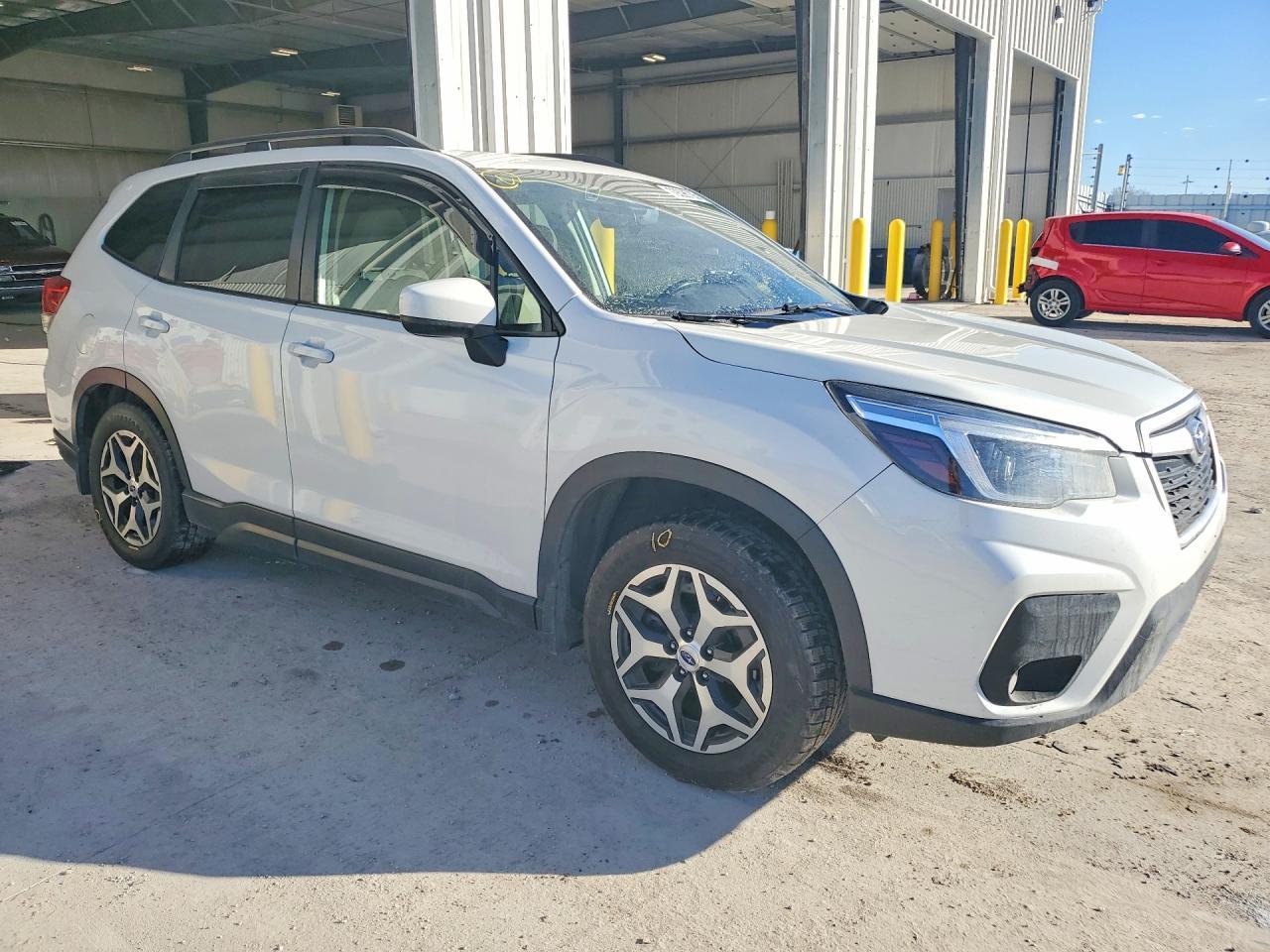 2021 Subaru Forester Premium - Фото 4
