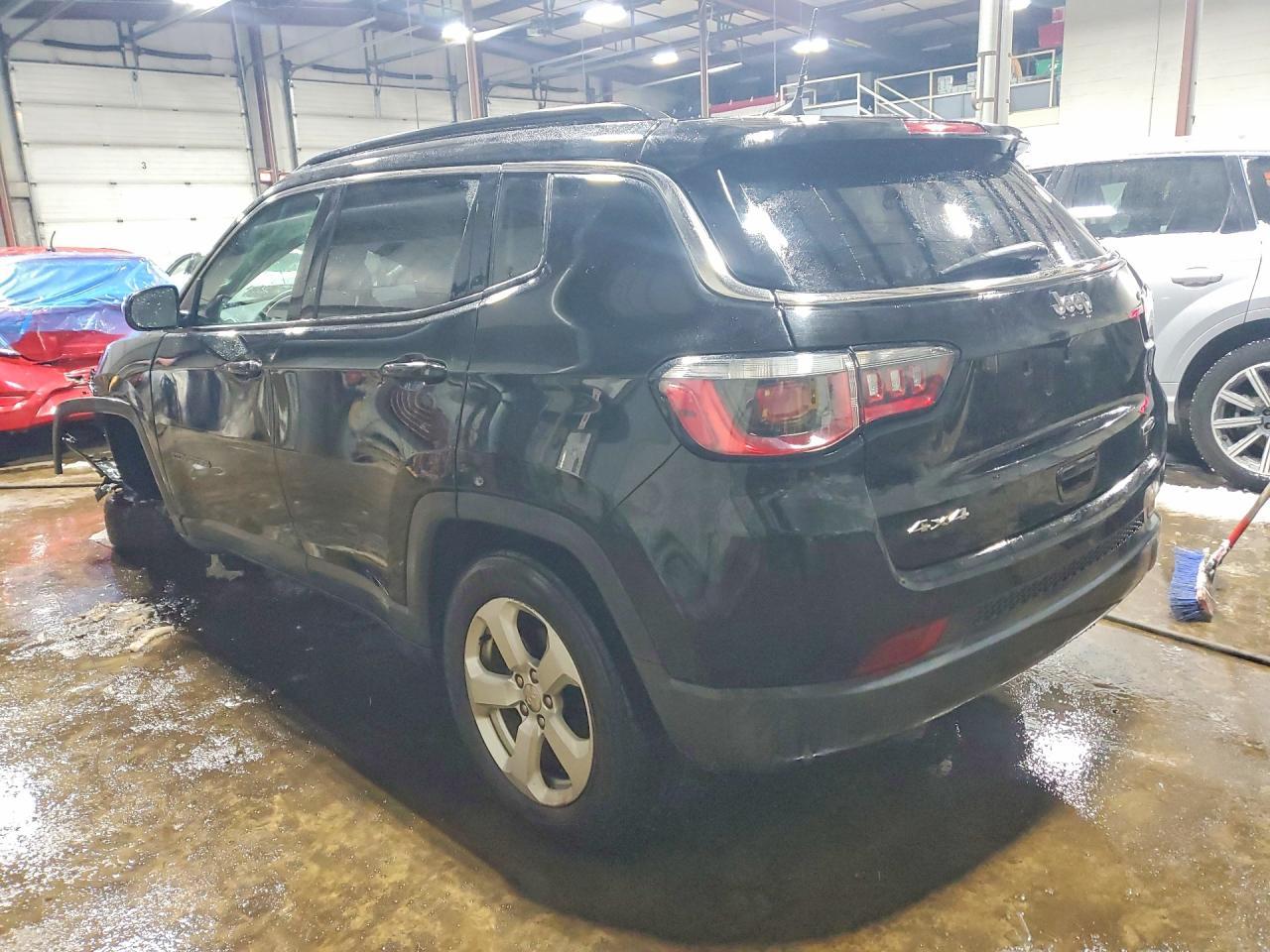 2019 Jeep Compass Latitude - Image 2