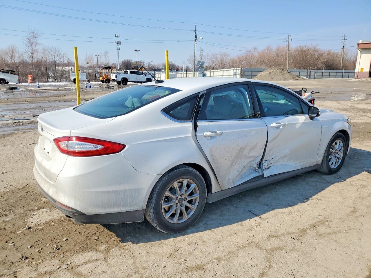 2016 Ford Fusion S - Фото 3