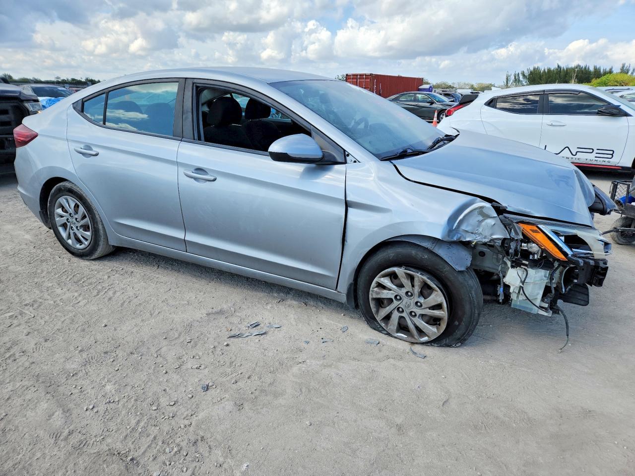2020 Hyundai Elantra Se - Фото 4