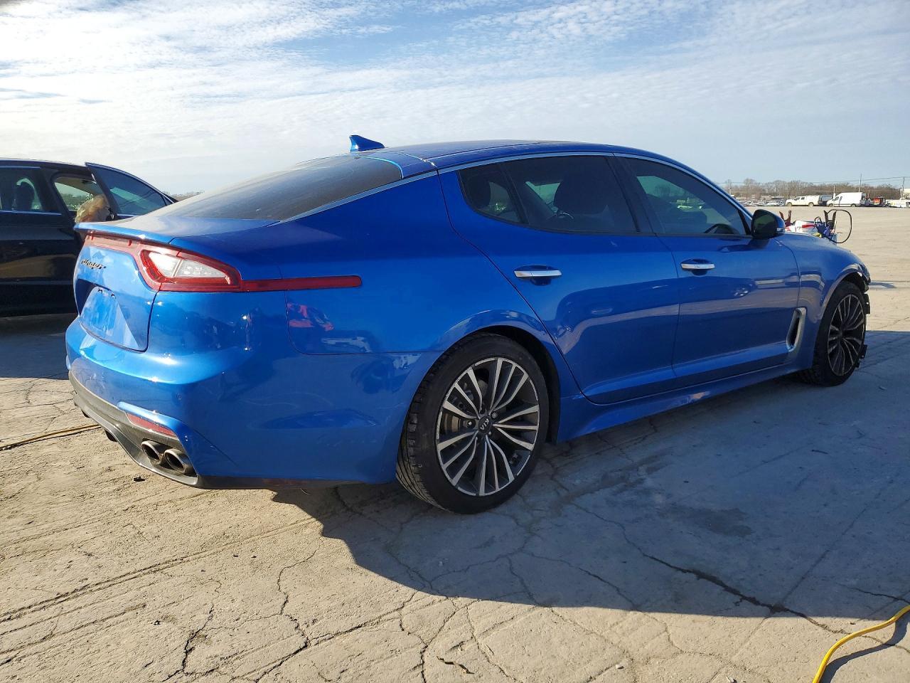 2018 Kia Stinger Premium - Фото 3