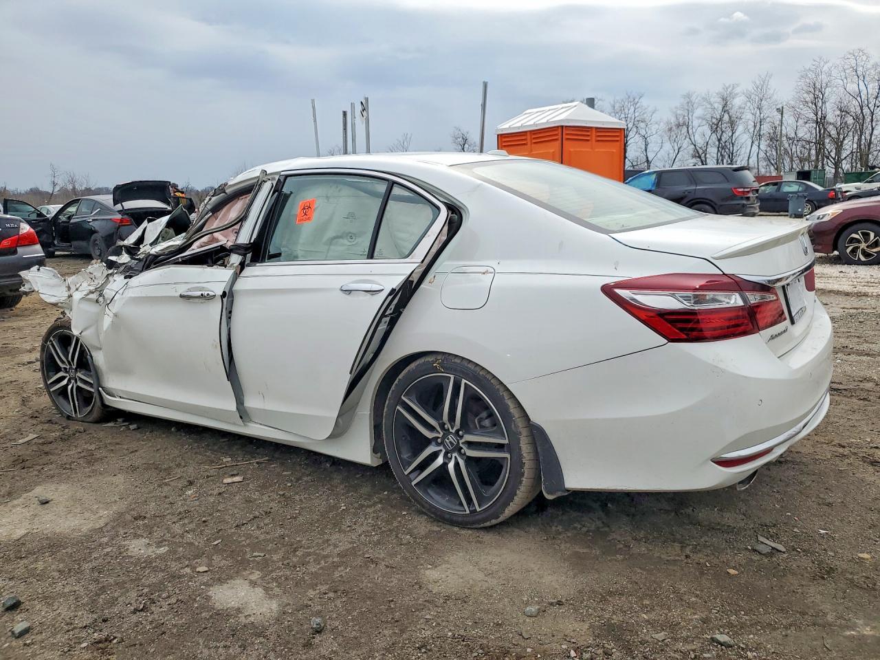2017 Honda Accord Touring - Image 2