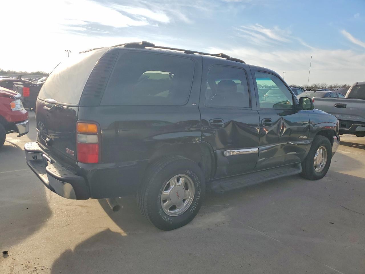 2002 GMC Yukon - Фото 3