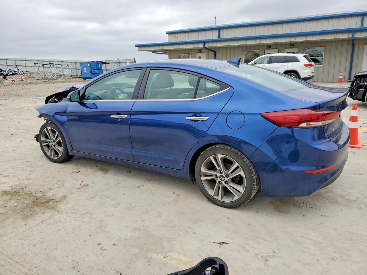 2017 Hyundai Elantra - Фото 2