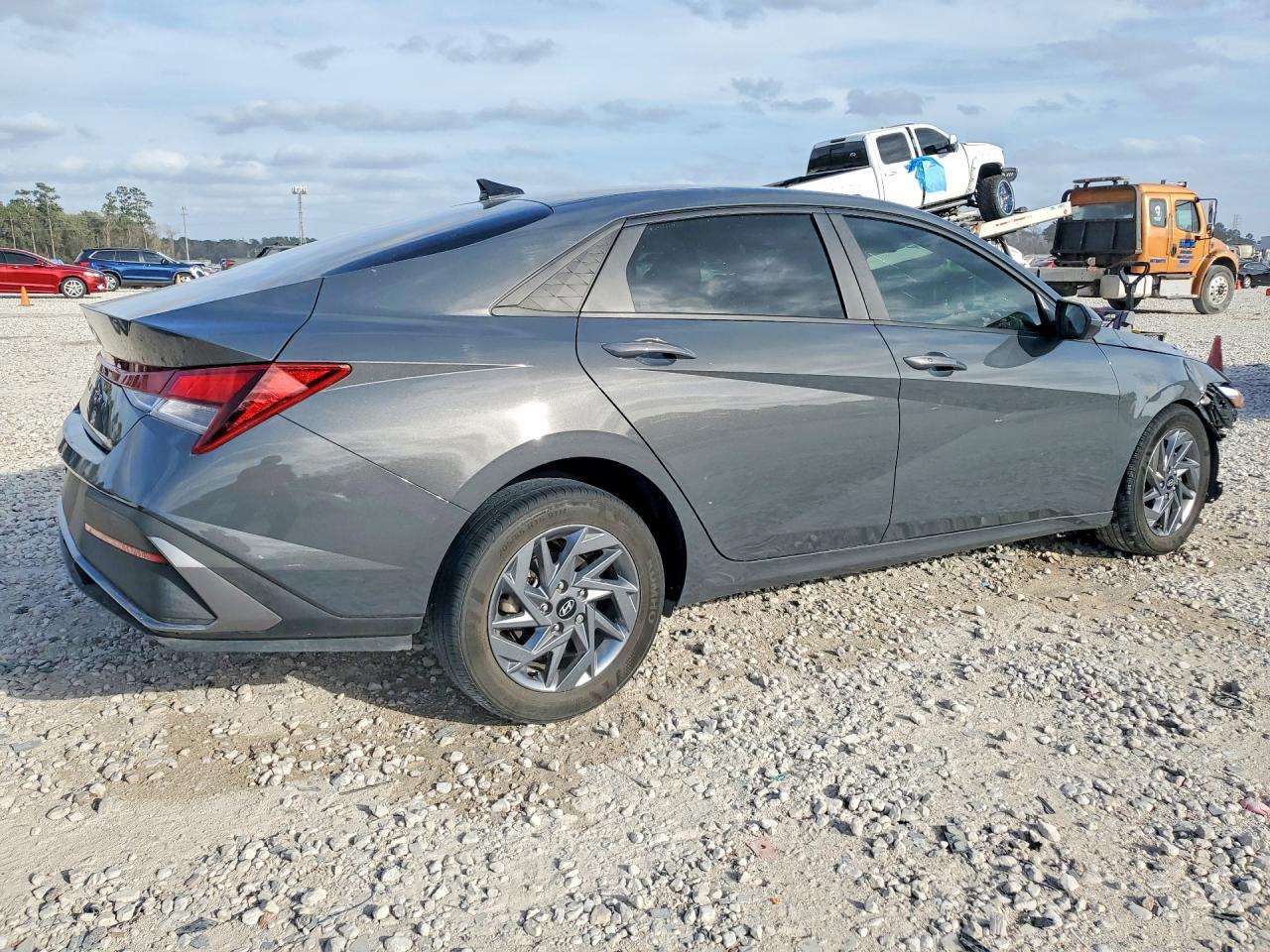 2024 Hyundai Elantra Sel - Фото 3