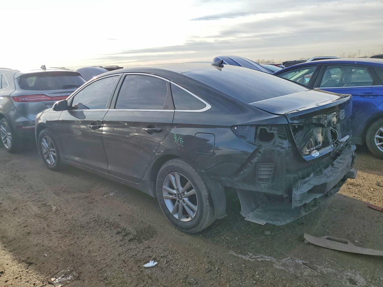 2017 Hyundai Sonata Se - Image 2