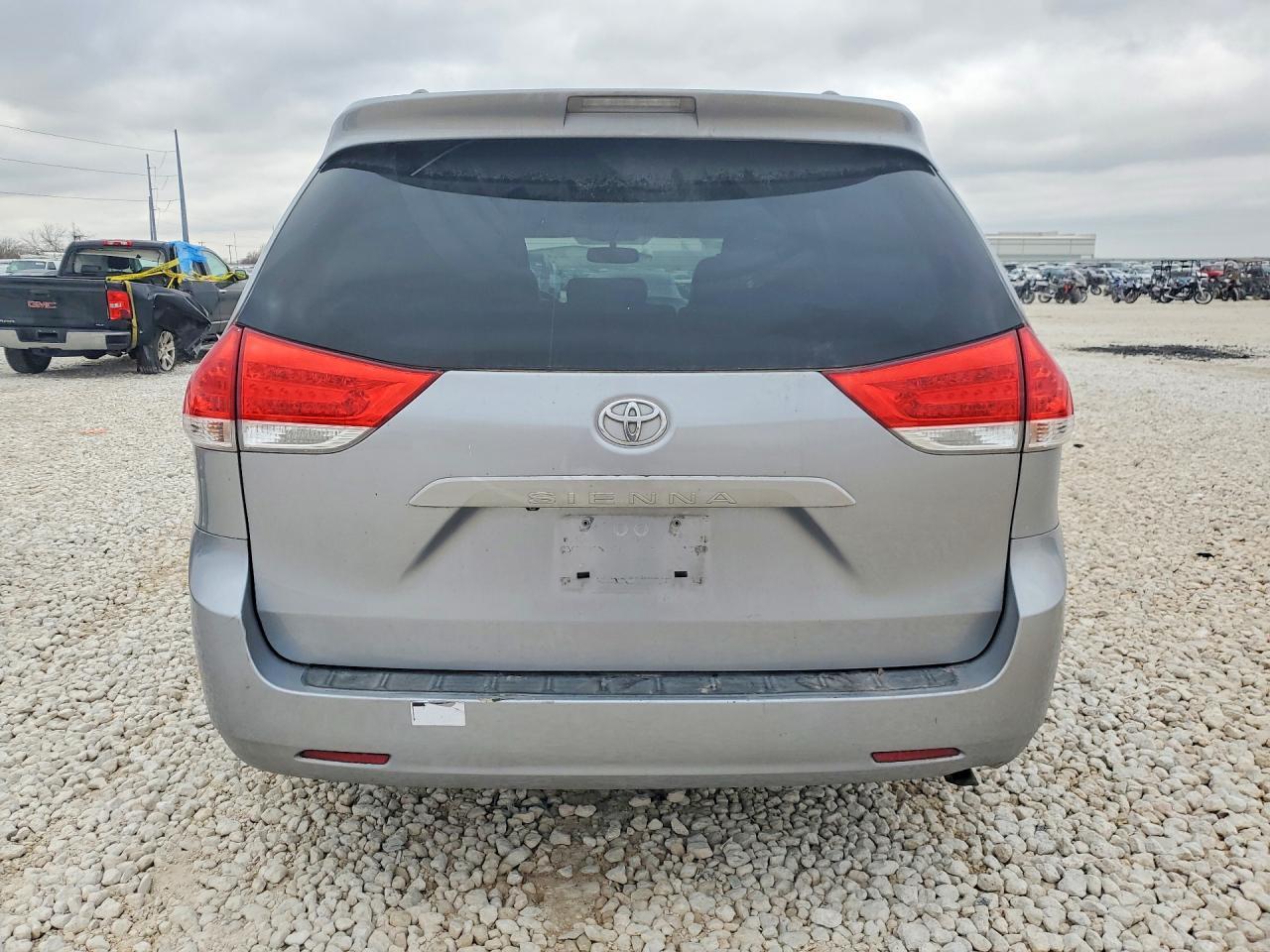 2012 Toyota Sienna Xle - Image 6