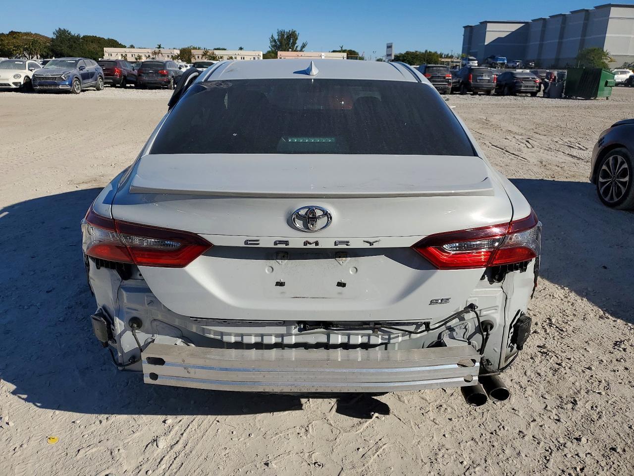 2024 Toyota Camry Se - Image 6