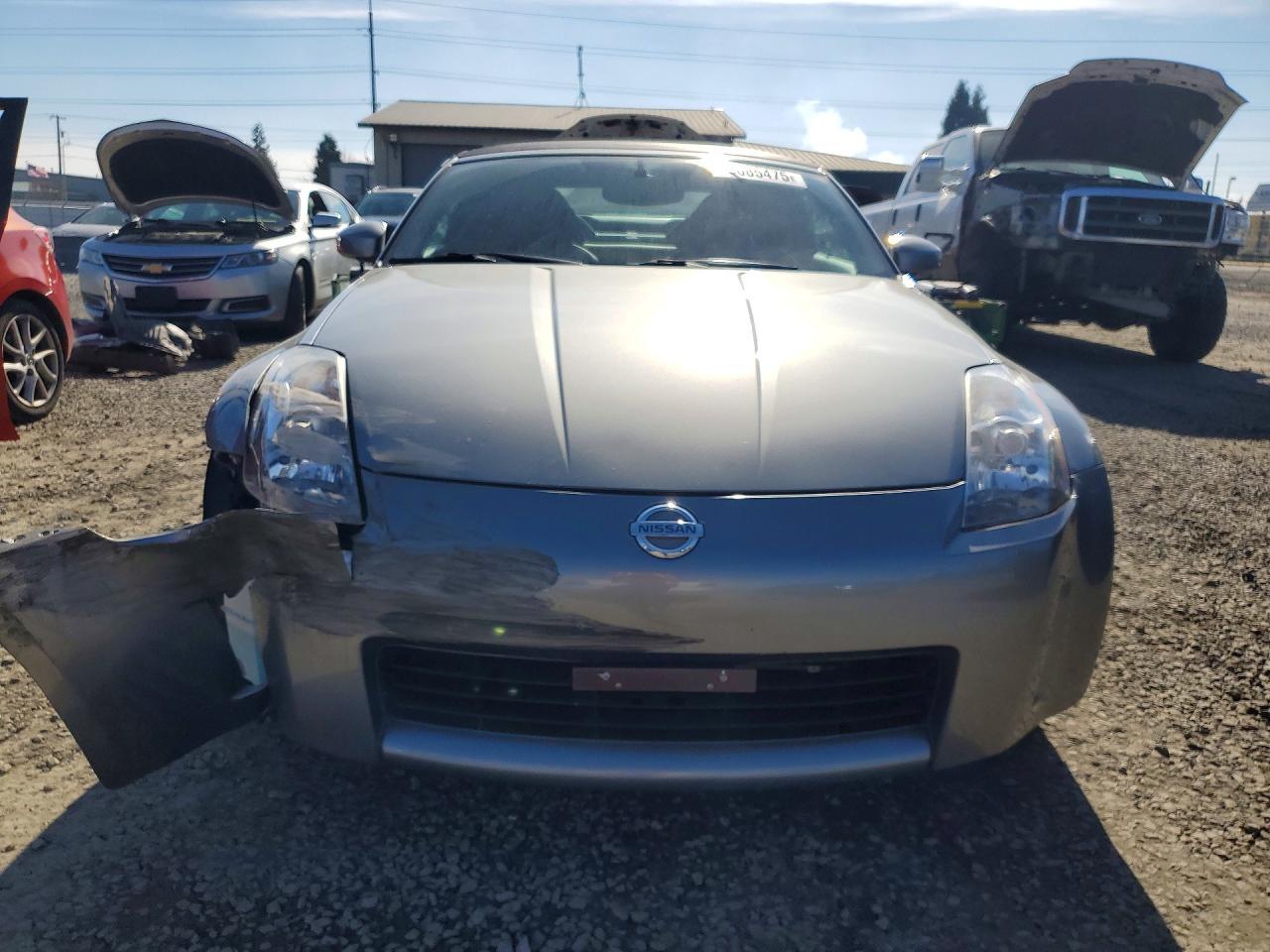 2004 Nissan 350Z Touring - Image 5