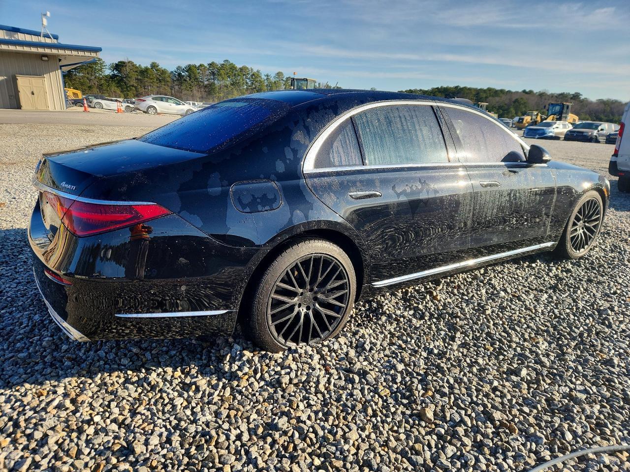 2022 Mercedes-Benz S 580 4Matic - Image 3