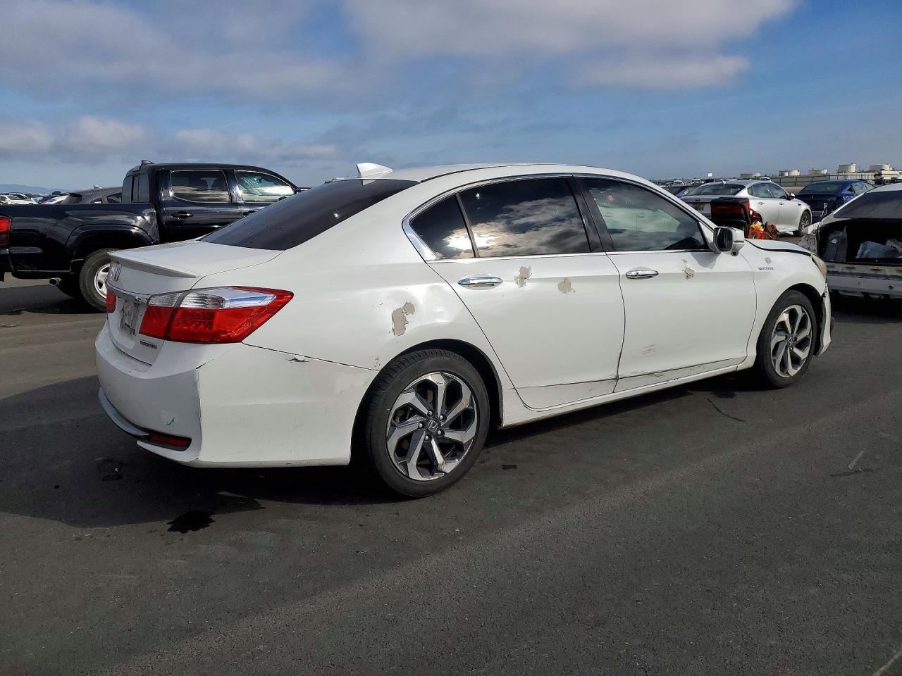 2014 Honda Accord Plug-In Hybrid - Фото 3