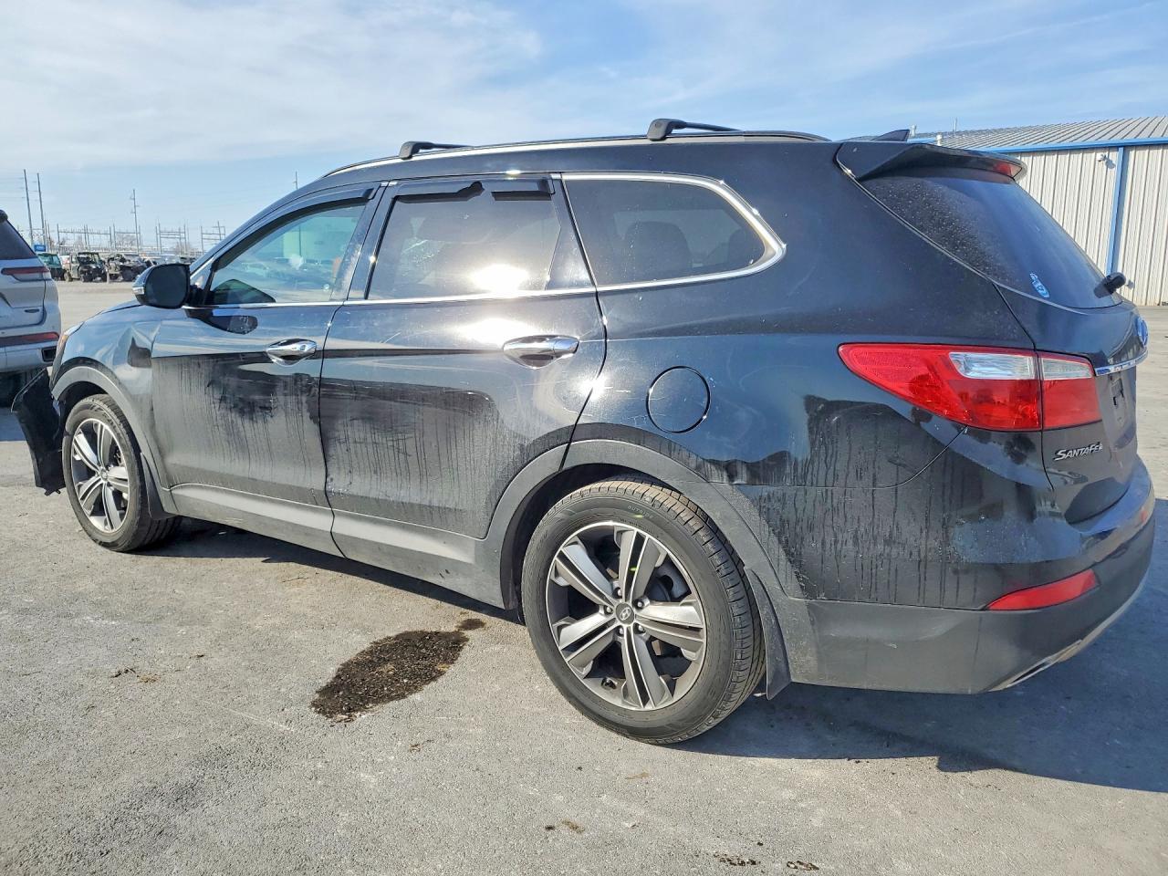 2015 Hyundai Santa Fe Gls - Image 2