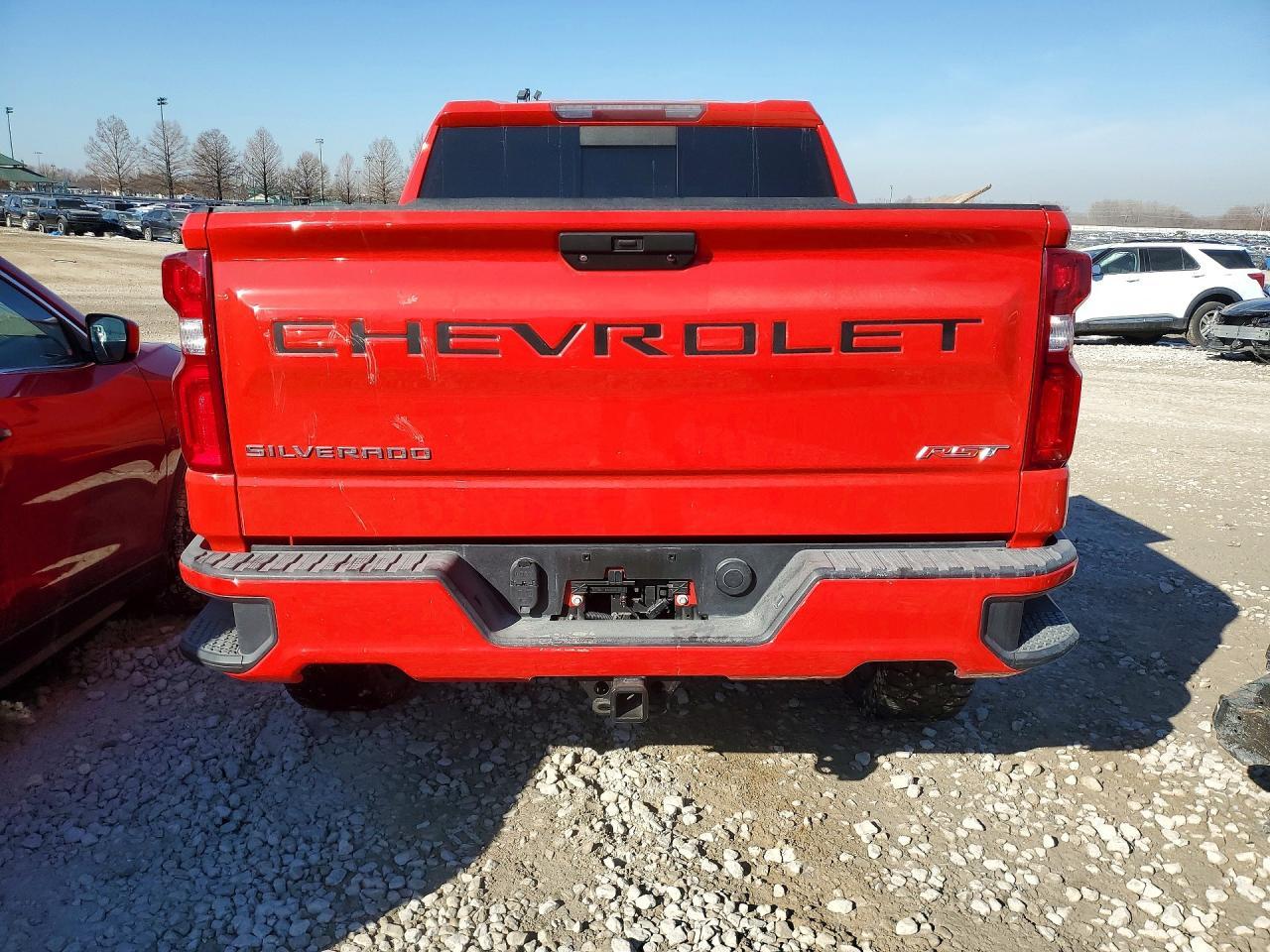 2019 Chevrolet Silverado K1500 Rst - Image 6