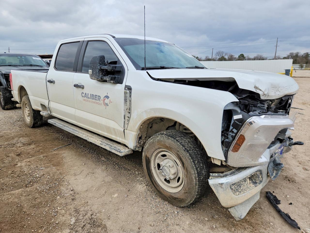 2025 Ford F250 Super Duty - Image 4