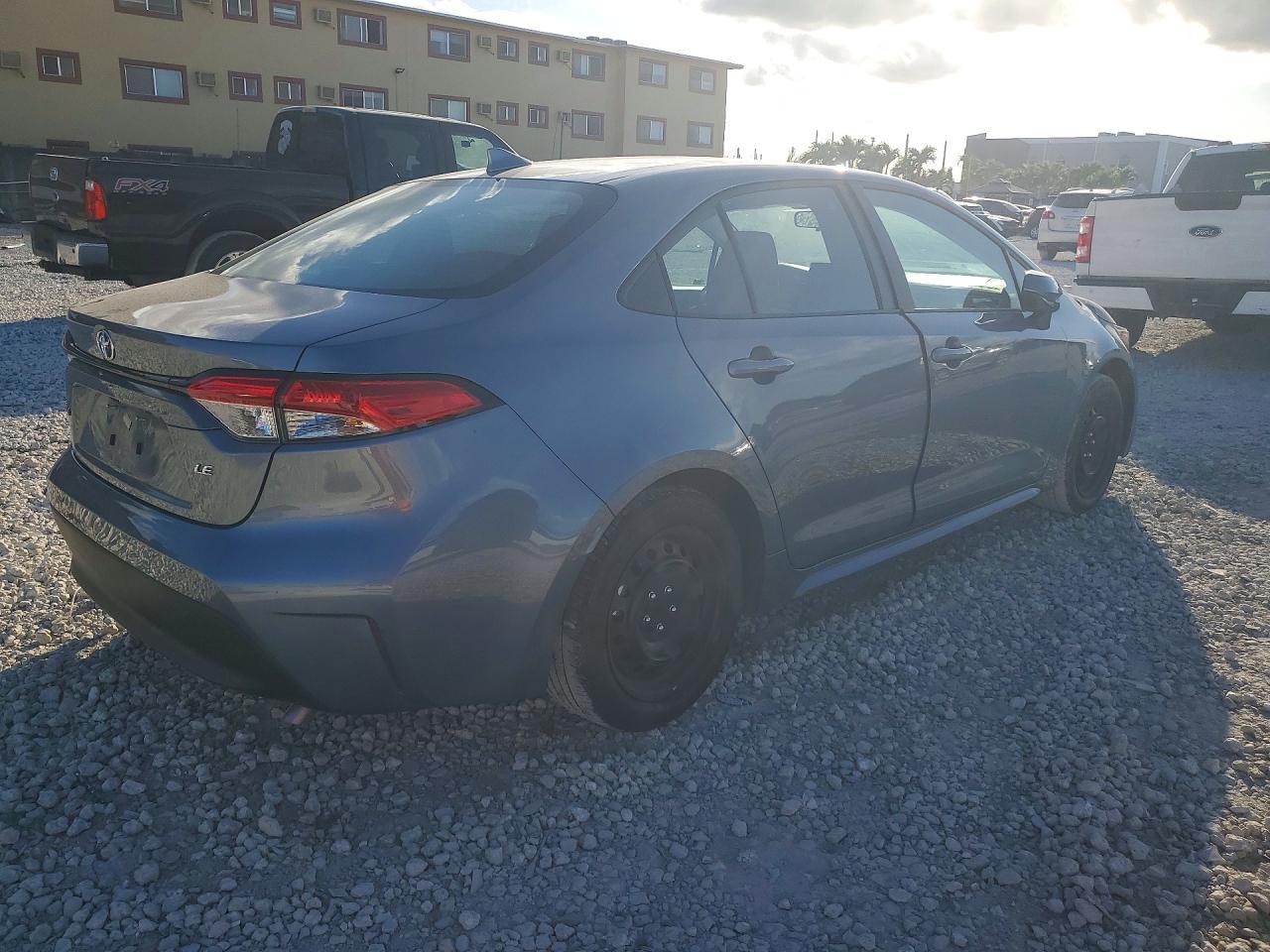 2025 Toyota Corolla Le - Фото 3